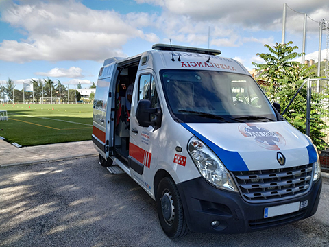 Ambulancias San Jos apoyando el futbol